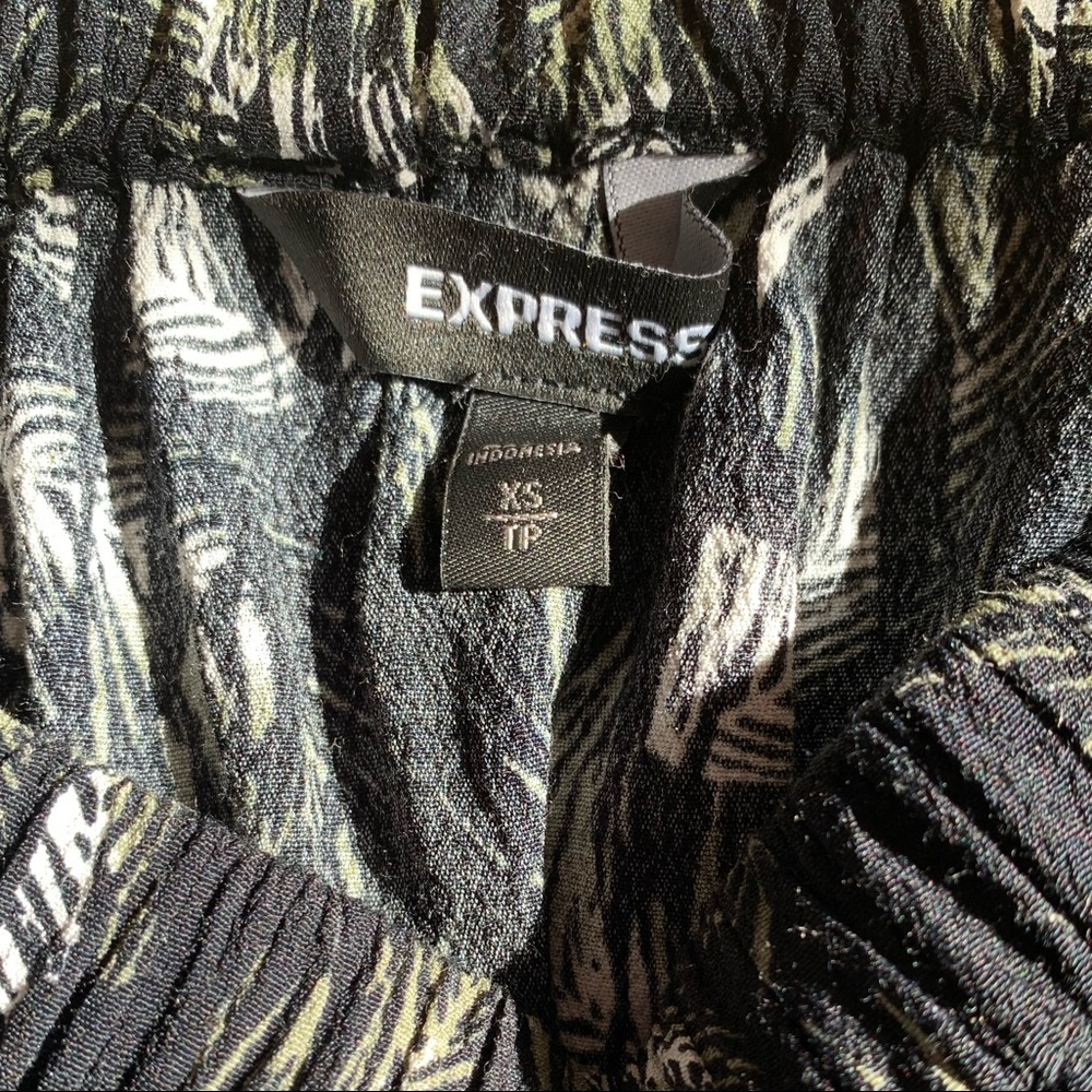 Express Romper - Picture 3 of 3